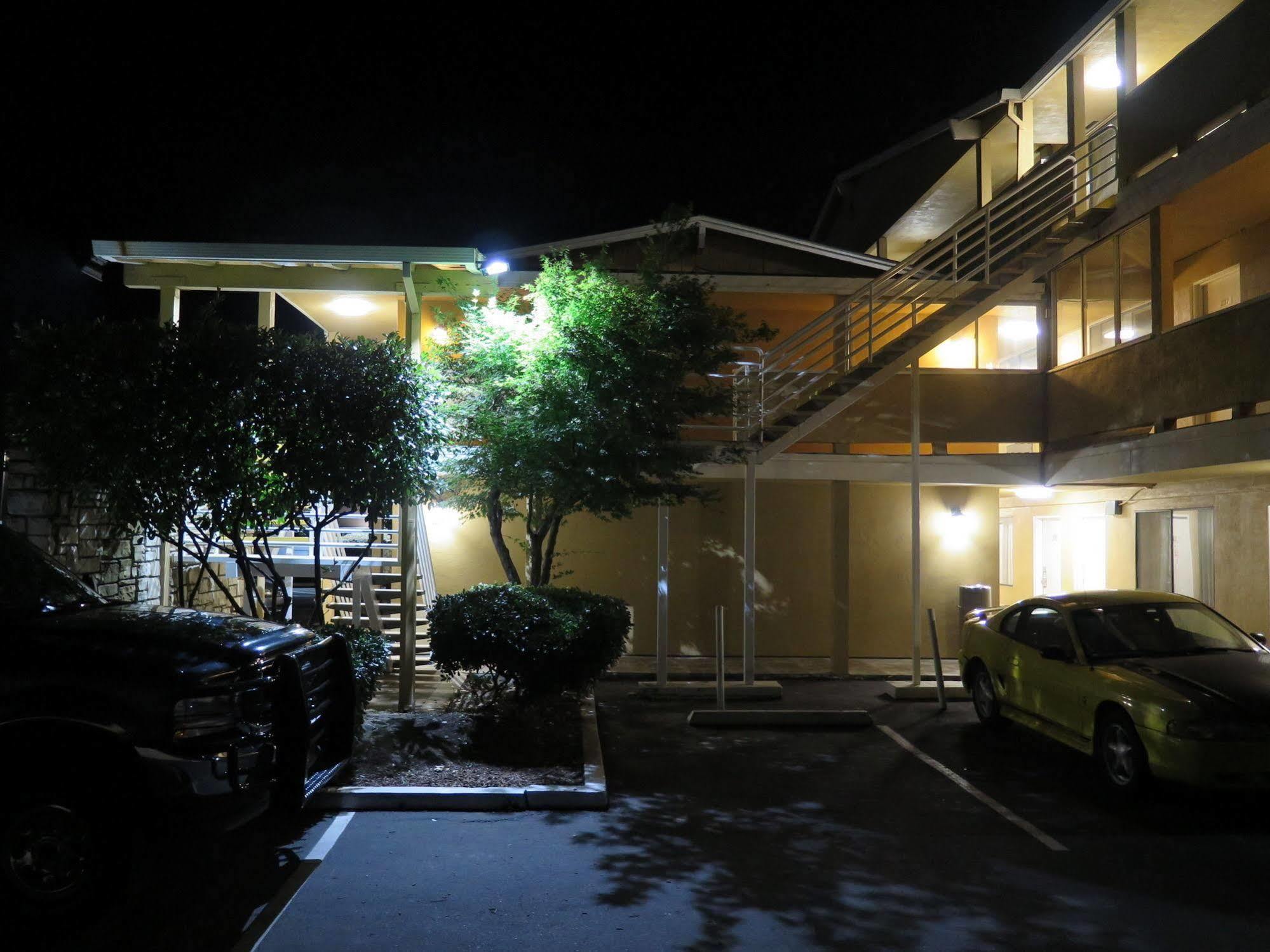 Red Roof Inn Yuba City Bonanza - Marysville Экстерьер фото