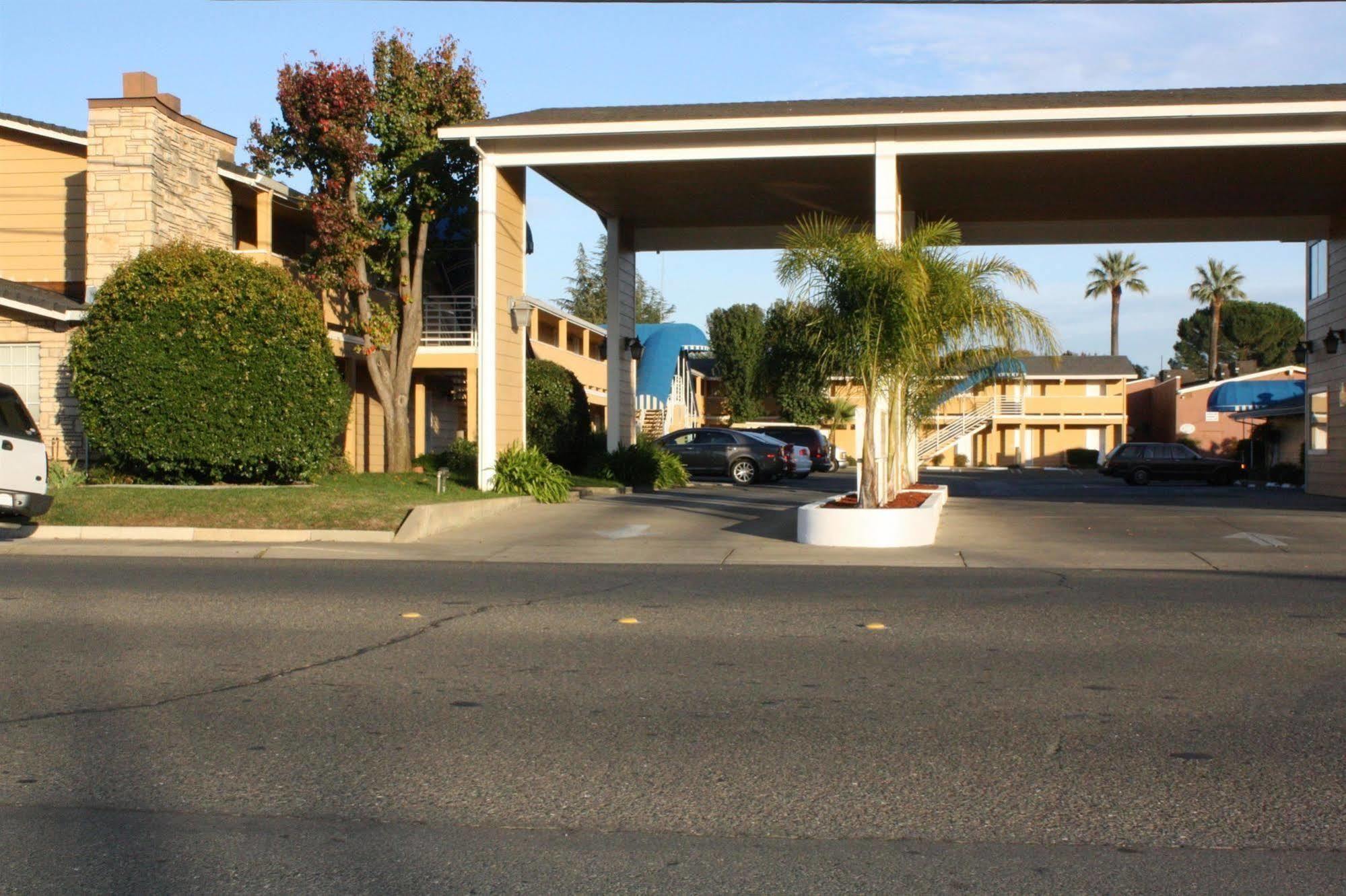 Red Roof Inn Yuba City Bonanza - Marysville Экстерьер фото
